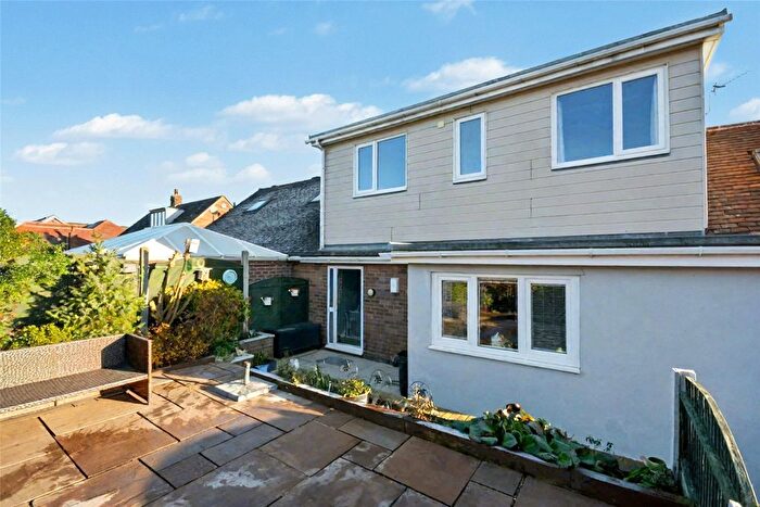 3 Bedroom Semi Detached House For Sale In Ouzlewell Green, Lofthouse, Wakefield, West Yorkshire, WF3