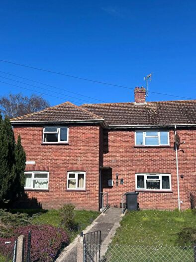 2 Bedroom Flat For Sale In Orchard Close, Wingham, Canterbury, Kent, CT3