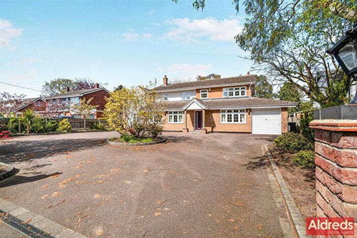 7 Bedroom Detached House For Sale In Romany Road, Oulton Broad, Lowestoft, Suffolk, NR32