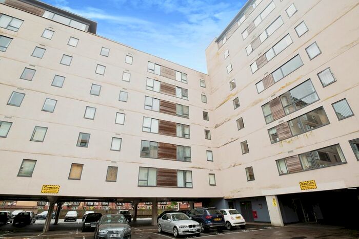 2 Bedroom Flat To Rent In Falcon Drive, Cardiff, CF10