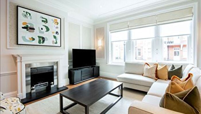 3 Bedroom Flat To Rent In Duke Street, London, W1K