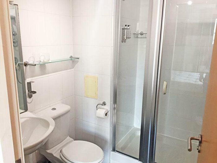 3 Bedroom Flat To Rent In Lower Gilmore Bank, Fountainbridge, Edinburgh, EH3