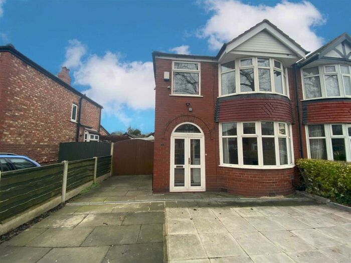 3 Bedroom Semi-Detached House To Rent In Marford Crescent, Sale, M33