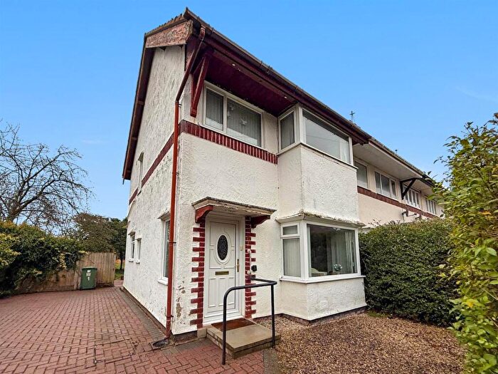 3 Bedroom Semi-Detached House For Sale In Bridgenorth Road, Pensby, Wirral, CH61