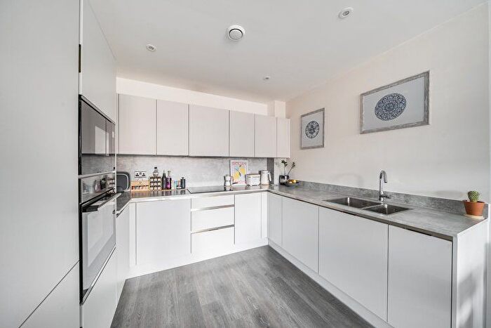 1 Bedroom Flat For Sale In Forge House, Watford, Hertfordshire, WD19