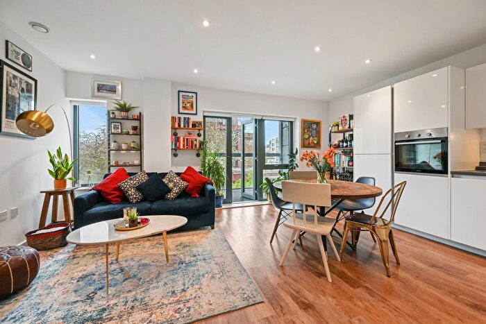 2 Bedroom Flat For Sale In Neasden Lane, London, NW10