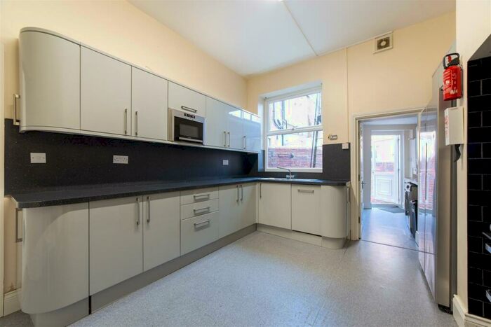 9 Bedroom Terraced House To Rent In Osborne Avenue, Jesmond, Newcastle Upon Tyne, NE2