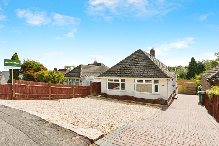 2 Bedroom Bungalow For Sale In Evering Avenue, Poole, Dorset, BH12