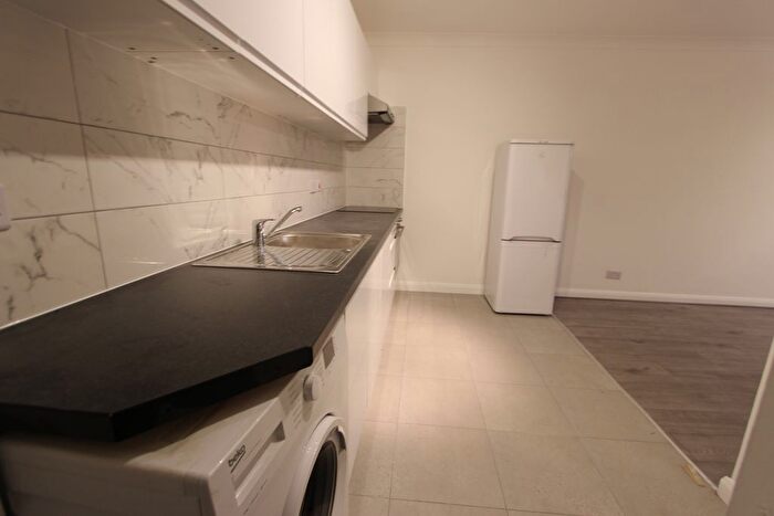 1 Bedroom Flat To Rent In High Road, London, N20