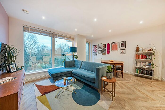 2 Bedroom Flat For Sale In New Church Road, London, SE5