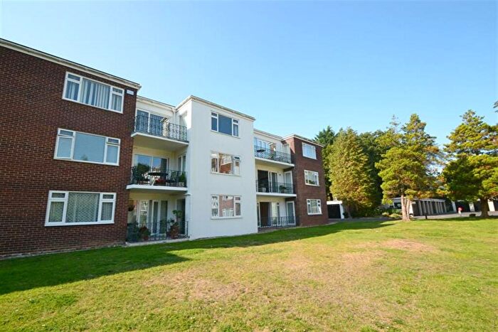 3 Bedroom Flat To Rent In Branksome Park, BH13