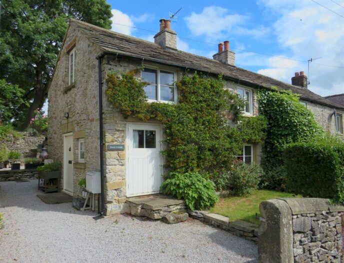 3 Bedroom Property For Sale In Little Longstone, Bakewell, DE45