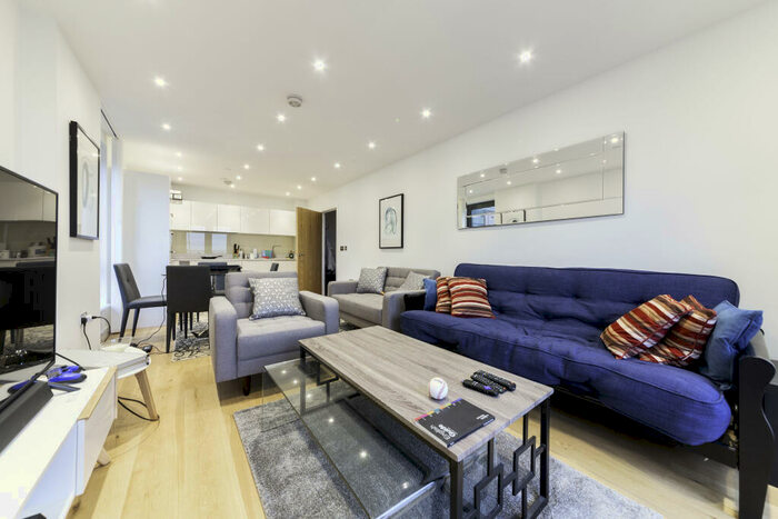 1 Bedroom Apartment To Rent In Clonmel Court, Turnberry Quay, Canary Wharf, London, E14