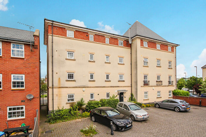2 Bedroom Apartment For Sale In Redhouse Way, Swindon, Wiltshire, SN25