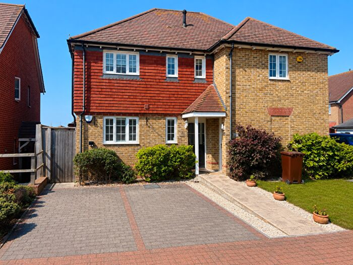 1 Bedroom Flat For Sale In Ringlet Grove, Iwade, Sittingbourne, ME9