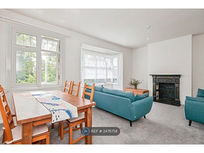 3 Bedroom Maisonette To Rent In Leigham Court Road, London, SW16