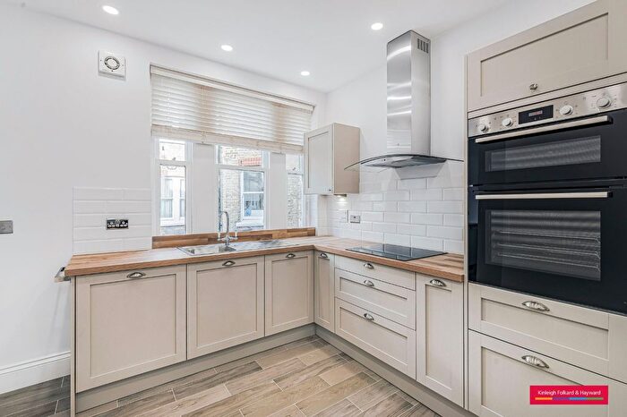 3 Bedroom Flat To Rent In Ashburnham Road, London, SW10