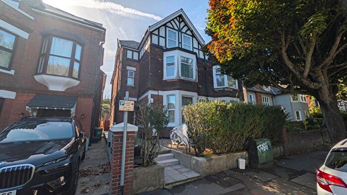 2 Bedroom Flat To Rent In Cheriton Road, Folkestone, Kent, CT19