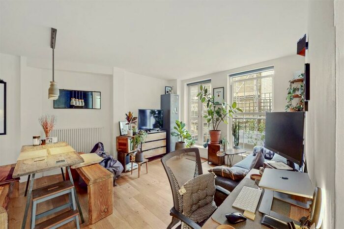 1 Bedroom Apartment To Rent In Hayfield Passage, Stepney Green, E1