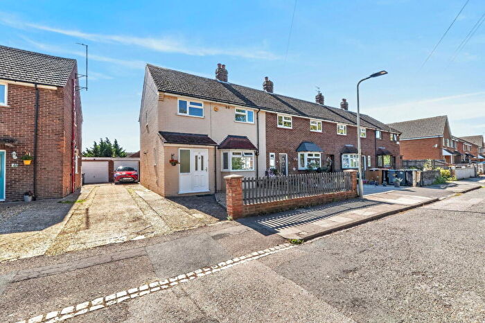 3 Bedroom End Of Terrace House For Sale In Mile Road, Bedford, MK42