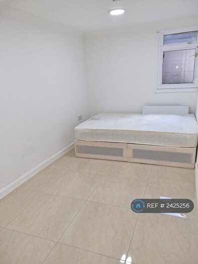 Studio To Rent In East India Dock Road, London, E14