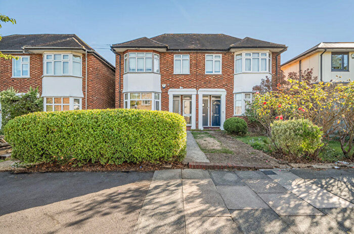 2 Bedroom Ground Maisonette For Sale In Parkview Road, New Eltham, SE9