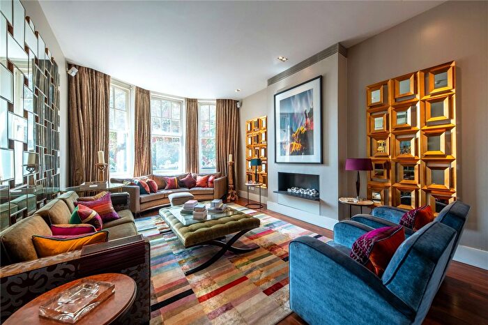 3 Bedroom Flat For Sale In Kensington Court, London, W8