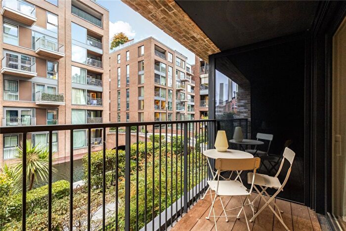 2 Bedroom Flat To Rent In Fairwater House, Chelsea Creek, London, SW6