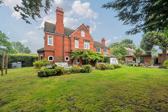 6 Bedroom Detached House To Rent In Oakwood Road Orpington, BR6