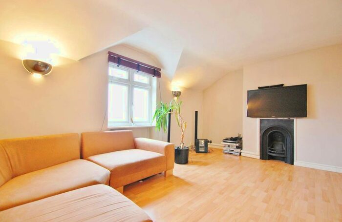 1 Bedroom Flat To Rent In Kirkdale, Sydenham, London, SE26
