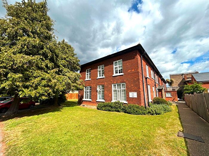 2 Bedroom Flat To Rent In Astra Court West, Hornchurch, Essex, RM12