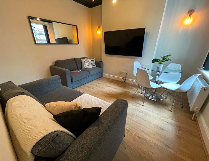 4 Bedroom House To Rent In Halsbury Road, L6