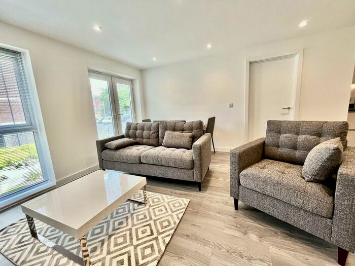 2 Bedroom Apartment To Rent In Alexandra Park, LS4