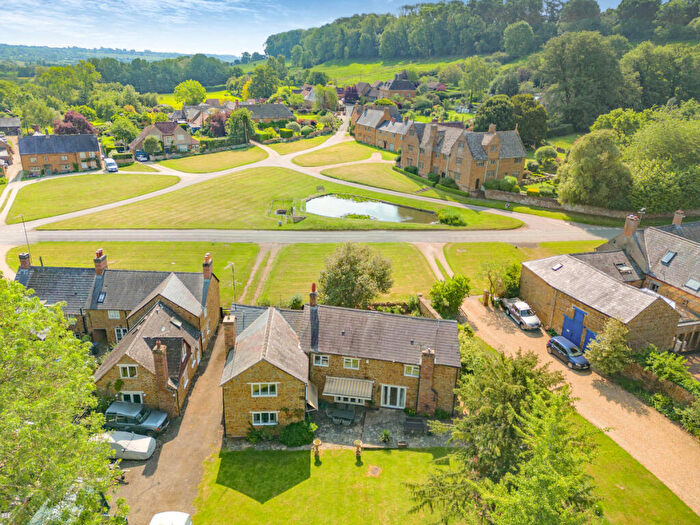 4 Bedroom Detached House For Sale In The Green Warmington Banbury, Oxfordshire, OX17