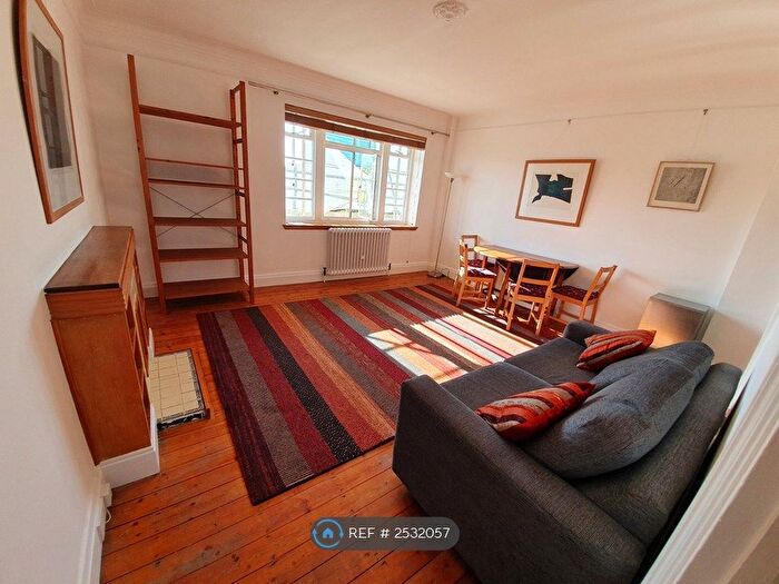 1 Bedroom Flat To Rent In Tavistock Court, London, WC1H