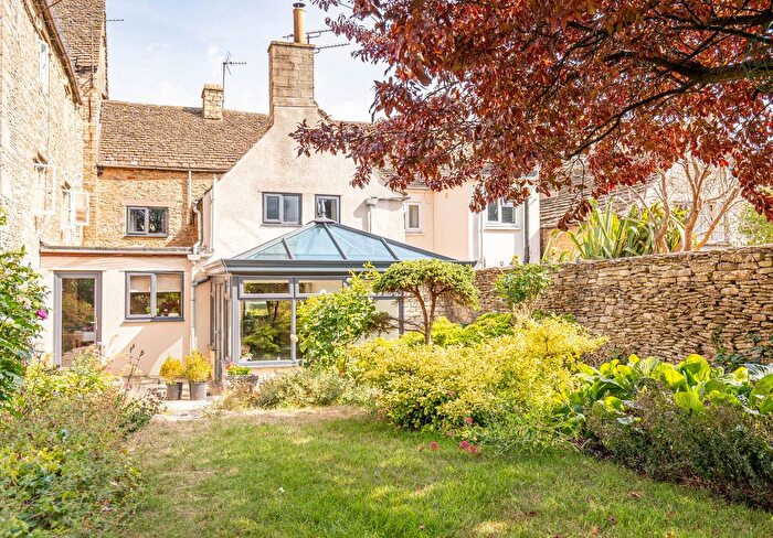 3 Bedroom Terraced House For Sale In High Street, Sherston, SN16