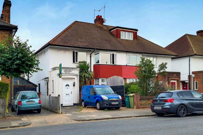 2 Bedroom Maisonette To Rent In Palace Grove, Bromley, BR1