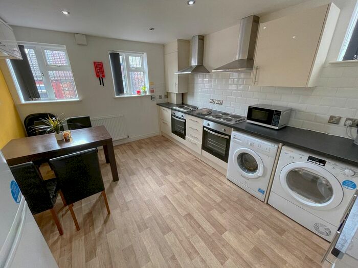 6 Bedroom Property To Rent In Sheil Road, Fairfield, Liverpool, L6