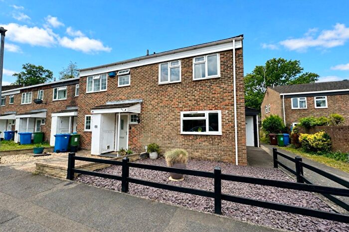 3 Bedroom Terraced House For Sale In Elizabeth Close, Bracknell, Berkshire, RG12