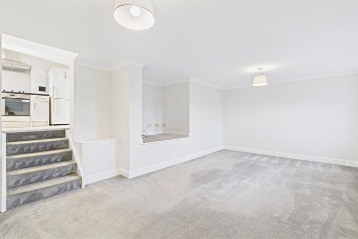 1 Bedroom Flat To Rent In Kingston Road, London, SW19