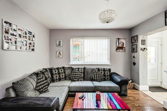 4 Bedroom Detached House For Sale In Alderwood Close, Crynant, Neath, SA10