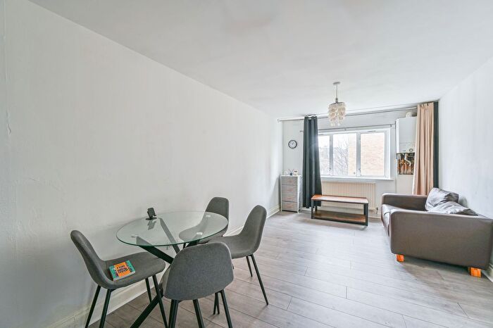 1 Bedroom Flat To Rent In Lewisham Way, London, SE14