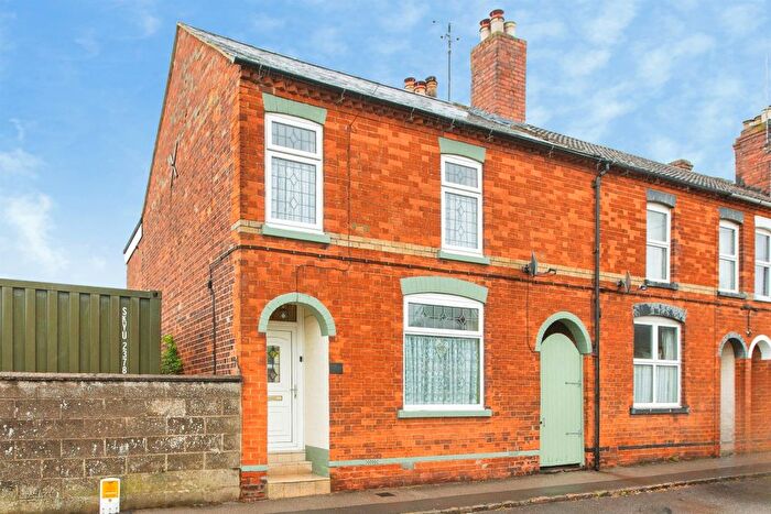 3 Bedroom End Of Terrace House For Sale In Market Road, Thrapston, Kettering, NN14