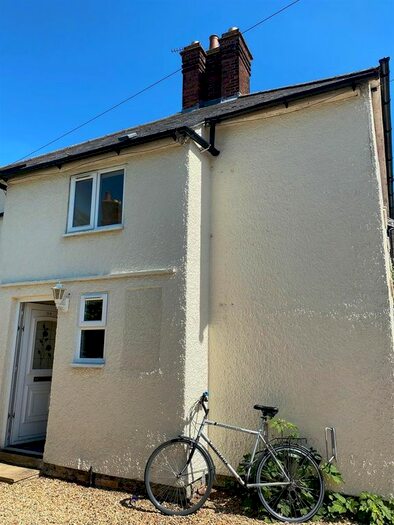 2 Bedroom Flat To Rent In Morris Crescent, Oxford, OX4