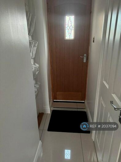 1 Bedroom Flat To Rent In Willingale Road, Loughton, IG10