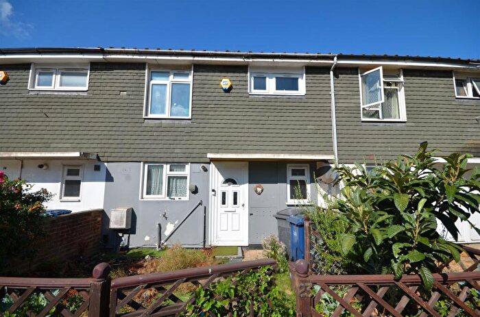 3 Bedroom Terraced House For Sale In Knightswood Close, Edgware, HA8