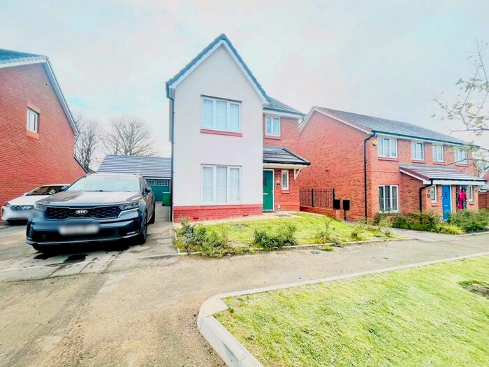 3 Bedroom House To Rent In The Parade, West Bromwich, B71