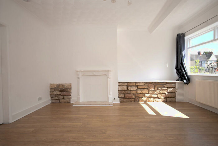 3 Bedroom Terraced House To Rent In Marson Avenue, Woodlands, DN6