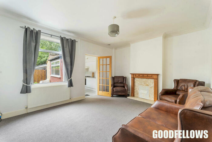 3 Bedroom End Of Terrace House To Rent In Crown Lane, Morden, SM4