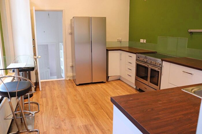 2 Bedroom Apartment To Rent In Lillington Road Leamington Spa, CV32